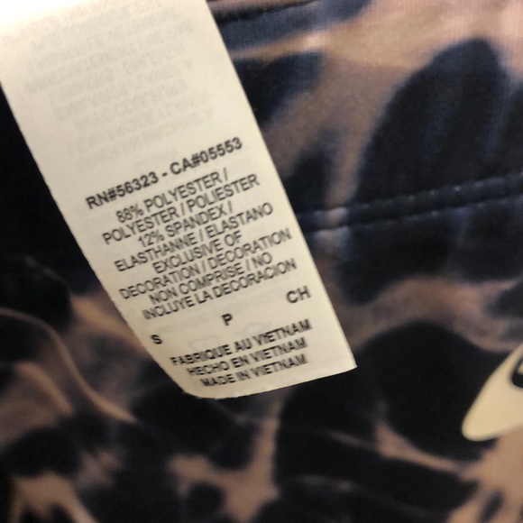 •Nike• Tide Pool Workout Capris - Picture 7 of 7